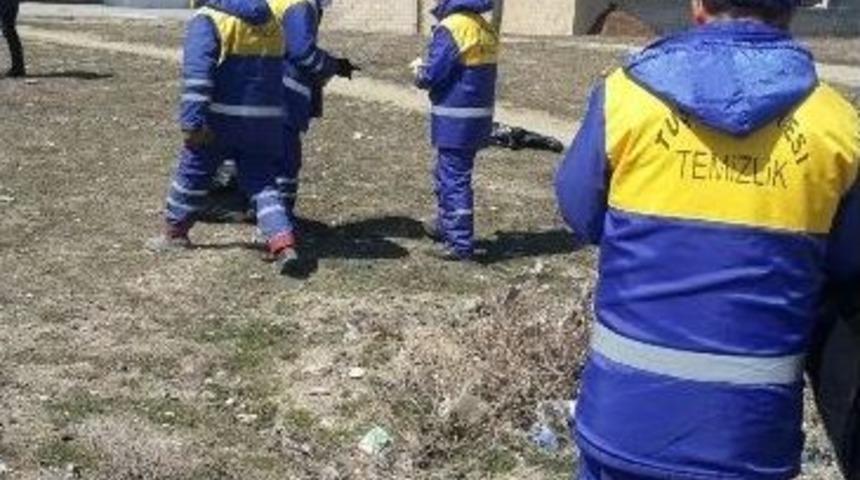 Tuşba Belediyesi G&uuml;nl&uuml;k 130 Ton &Ccedil;&ouml;p Topluyor