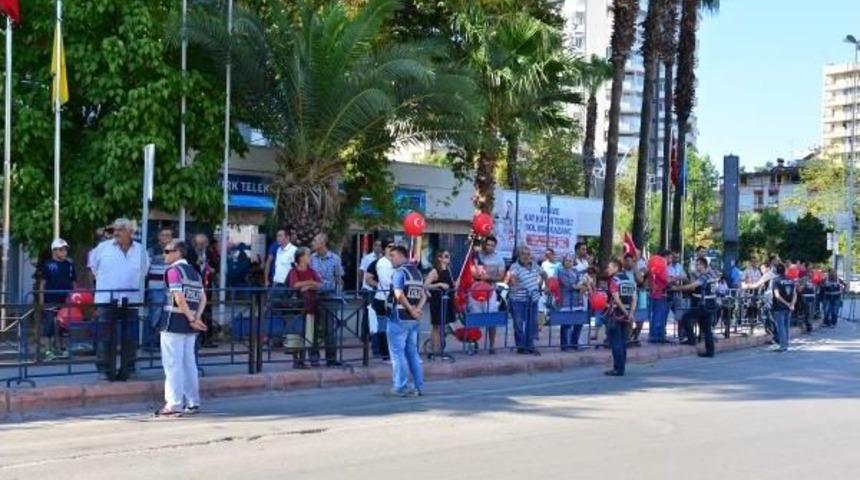 Adana'da 30 Ağustos'a S&ouml;n&uuml;k Kutlama