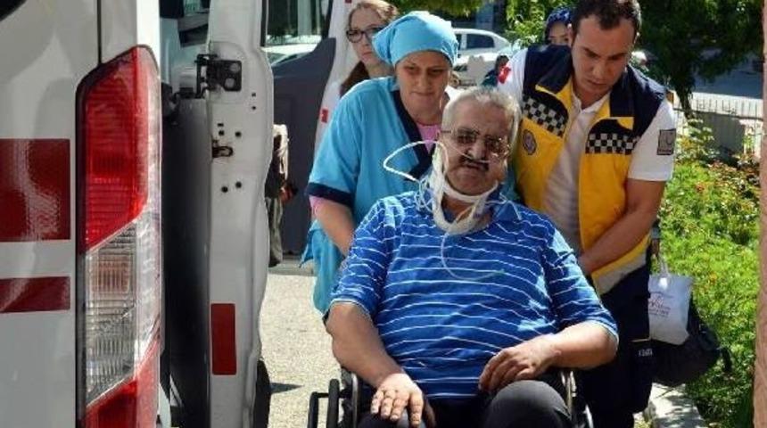 Kula'da Otomobil Tarlaya Uçtu: 1 Ölü, 3 Yaralı