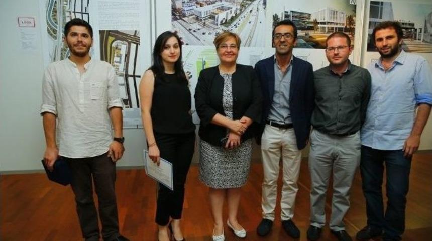 Konak&rsquo;ta Kazananlar &Ouml;d&uuml;llerine Kavuştu