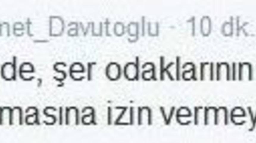 Başbakan Davutoğlu Zafer Bayramını Twitter’dan Kutladı
