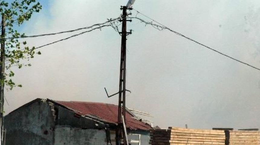 Kereste Deposunda Yangın