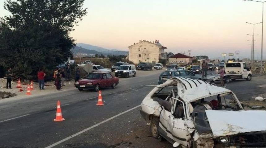 Hurdaya D&ouml;nen Otomobilden Sağ &Ccedil;ıktılar
