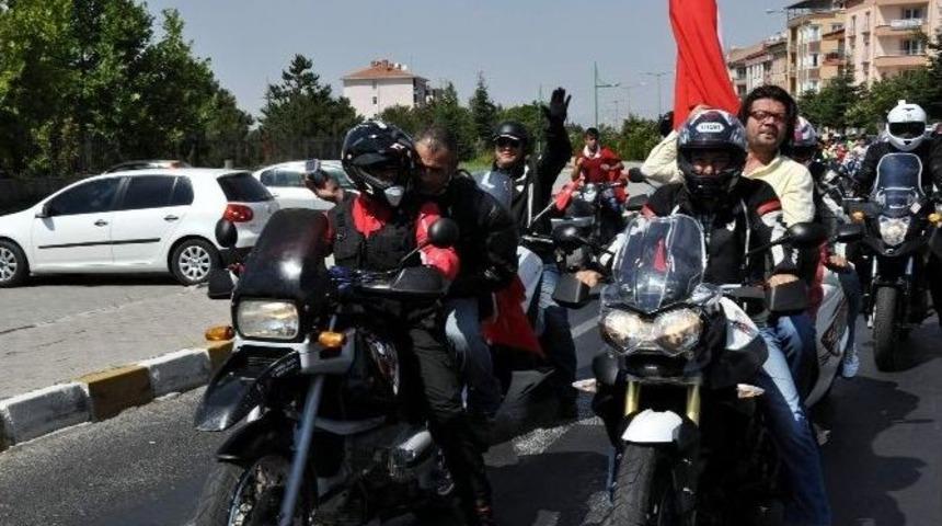 Motor Tutkunlarından Ter&ouml;r Protestosu