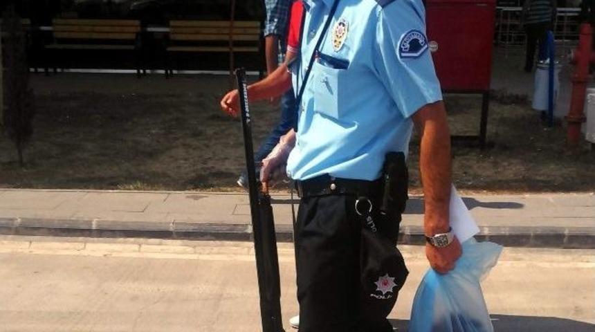 Yere D&uuml;şen T&uuml;fek Ateş Aldı: 1 Yaralı