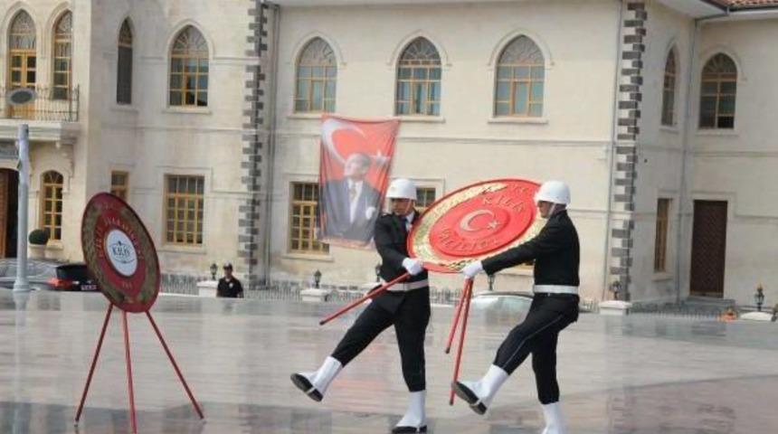Polise &Ccedil;elenk Koymada Ge&ccedil; Selama, 40 Dakika Tekrar Cezası