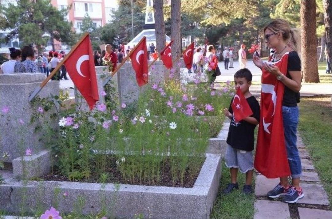 Eskişehir&rsquo;de Ter&ouml;re Karşı Birlik Y&uuml;r&uuml;y&uuml;ş&uuml;