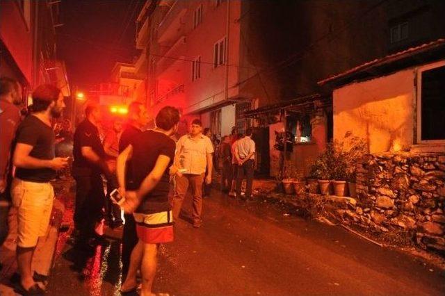 Ahşap Ev Yangından K&uuml;l Oldu 2