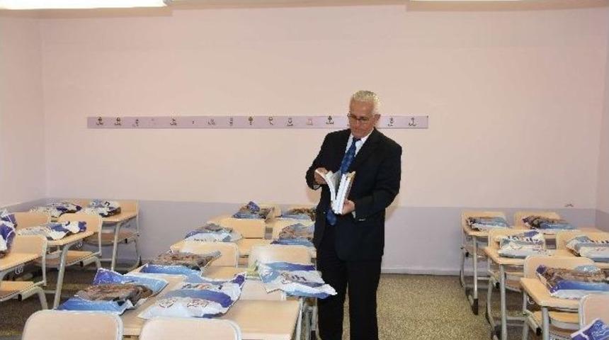 Denizli&rsquo;de 2 Bu&ccedil;uk Milyon Ders Kitabı Okullara Dağıtıldı