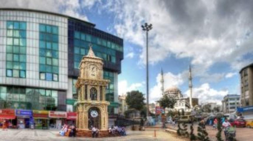 Küçükköy Meydanı’na Tarihi Ve Bugünü Simgeleyen Saat Kulesi