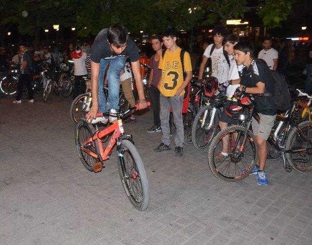 Pedallar Şehitler İçin Döndü