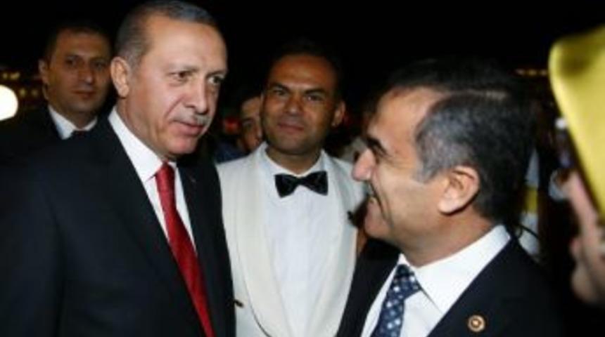 İhsan &Ouml;zkes : Bırakın Ge&ccedil;mişte Ne Dediğimi, S&ouml;z Konusu Vatansa Gerisi Teferruattır