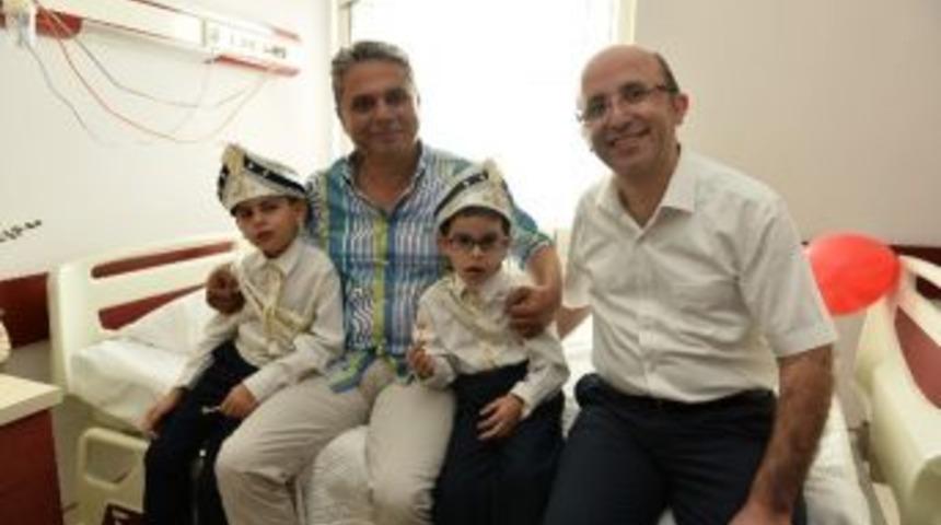 Başkan &Uuml;mit Uysal&rsquo;dan, S&uuml;nnet &Ccedil;ocuklarına &Ouml;zel Ziyaret