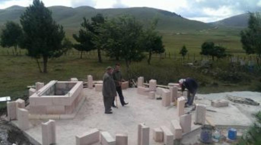 Emir Kümbet’e Vefa