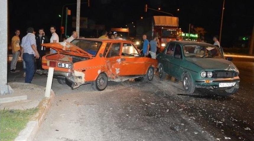 Saruhanlı&rsquo;da Kaza: 6 Yaralı