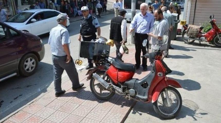 Motosikletin &Ccedil;arptığı 7 Yaşındaki &Ccedil;ocuk Yaralandı