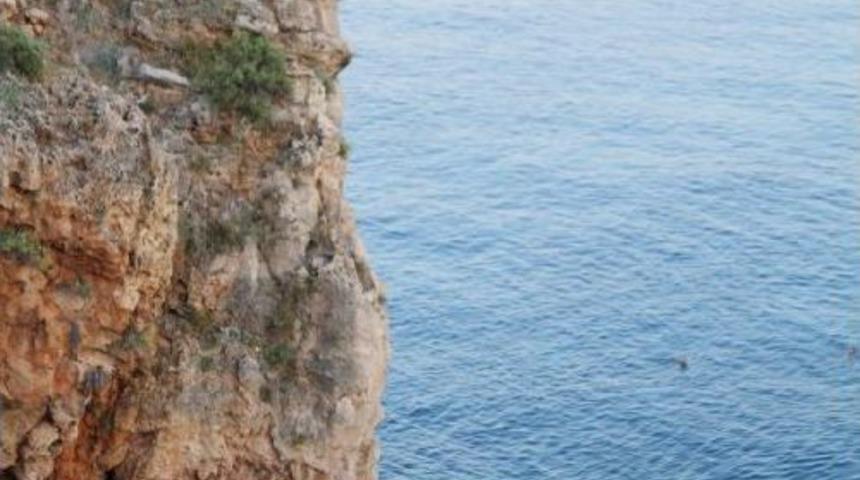 Falezlerde Tehlikeli Serinlik