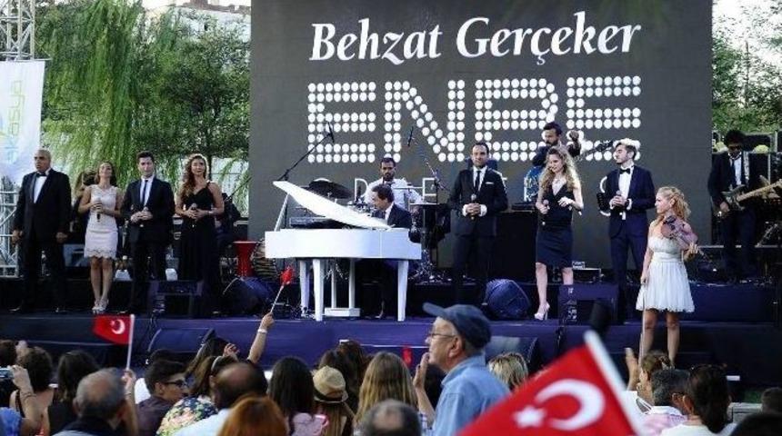 Akasya Acıbadem&rsquo;den Zafer Bayramı &Ouml;zel Konseri