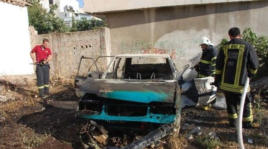 Park Halindeki Kamyonet Ateşe Verildi