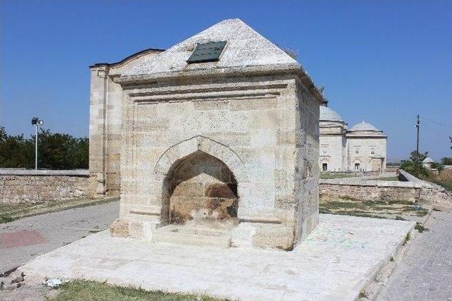 Edirne’de Tarihi Eserlere Yazı Yazanlara Ağır Cezalar Kapıda
