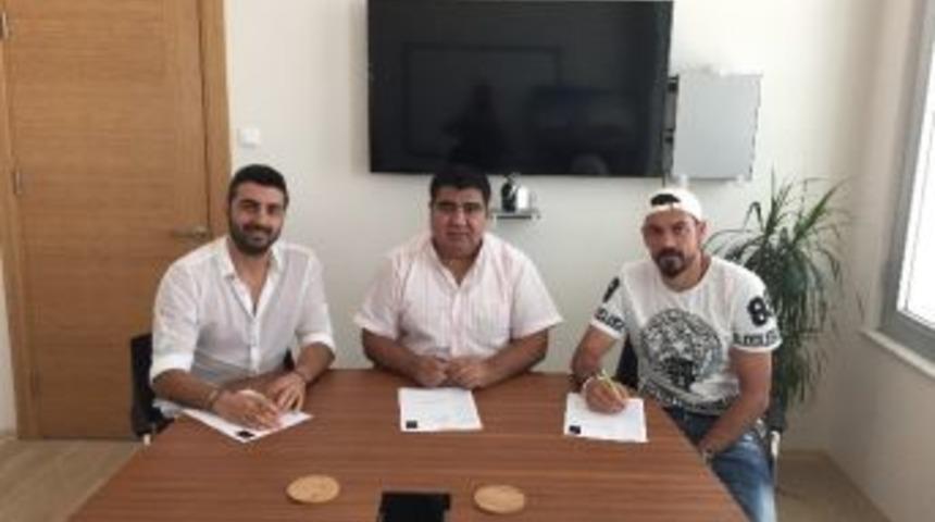 Mersin İdmanyurdu&rsquo;nda Servet &Ccedil;etin Ve Sinan Kaloğulu S&ouml;zleşme İmzaladı