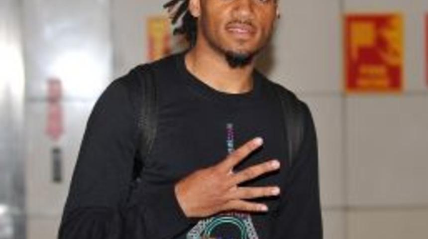 Galatasaray, Denayer Transferini A&ccedil;ıkladı