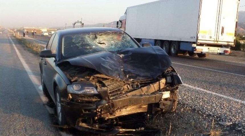 Alaşehir&rsquo;de Trafik Kazası: 2 &Ouml;l&uuml;, 1 Yaralı