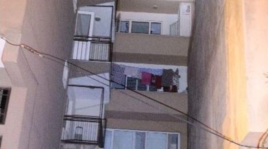 G&ouml;rme Engelli Alzheimer Hastası Terastan D&uuml;ş&uuml;p Hayatını Kaybetti