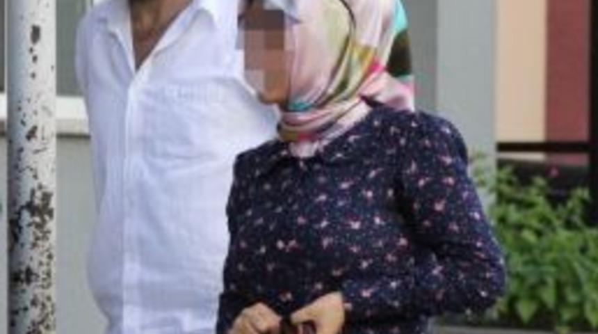 Kapka&ccedil;&ccedil;ı Yolunu Kestiği Gen&ccedil; Kızın Cep Telefonunu Gasp Etti