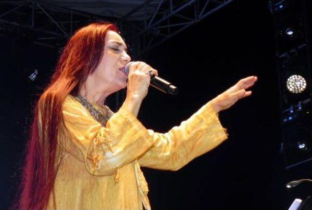 Leman Sam: Kurban Bayramına, Kurban Kesimine, Ezana Karşı Değilim 2