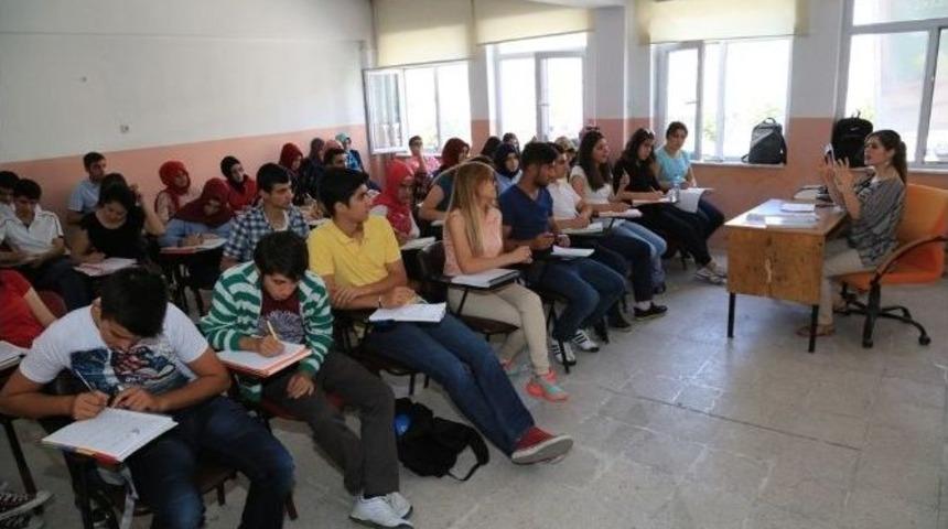 Melikgazi Belediyesi Eğitim Ve &Ouml;ğretim Kursları Başlıyor