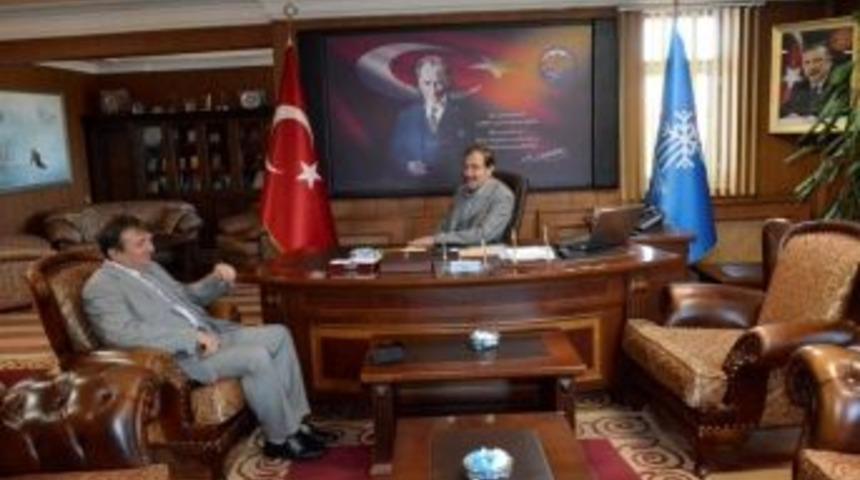 Yakutiye Kaymakamı Helvacı, Başkan Bulutları Ziyaret Etti