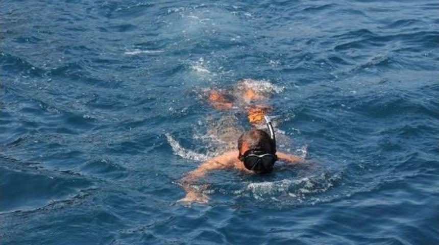 Denizde Ka&ccedil;ak Avcılara G&ouml;z A&ccedil;tırmıyorlar