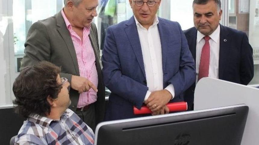 Milletvekili &Ccedil;akır&ouml;zer&rsquo;den Ticaret Borsası&rsquo;na Ziyaret
