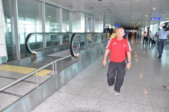 Grekoromen Güreş Milli Takımı Dünya Şampiyonası Için Abd ye Gitti 1