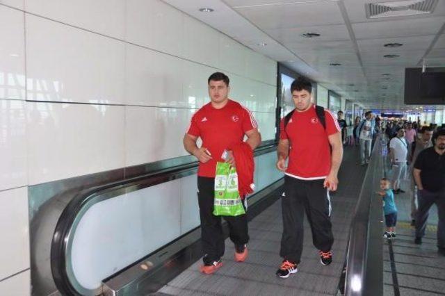 Grekoromen Güreş Milli Takımı Dünya Şampiyonası Için Abd ye Gitti 2