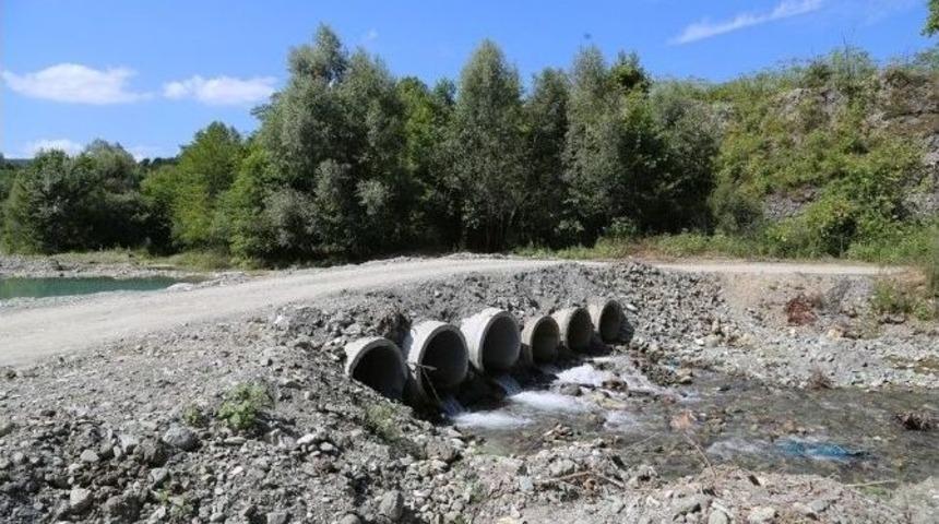 Sapanca Belediyesi Ekipleri Mesafe Tanımadan Hizmete Devam Ediyor