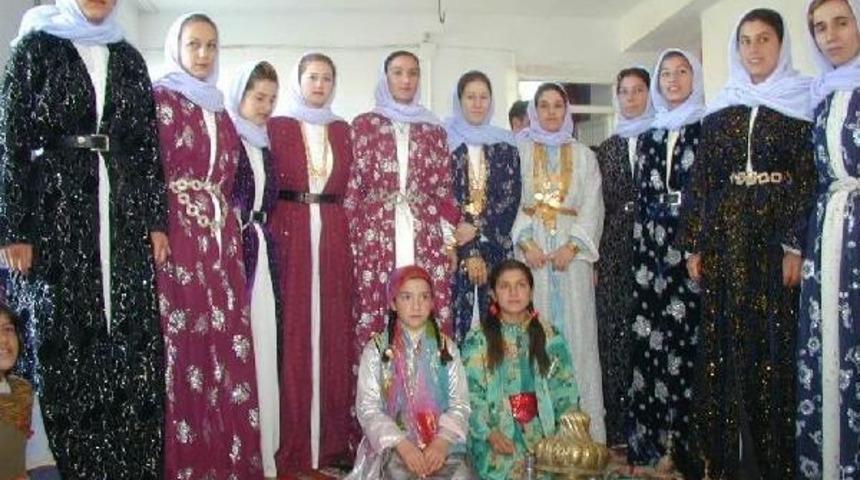 Şanlıurfa'nın Y&ouml;resel Kıyafetlere Turist Ilgisi