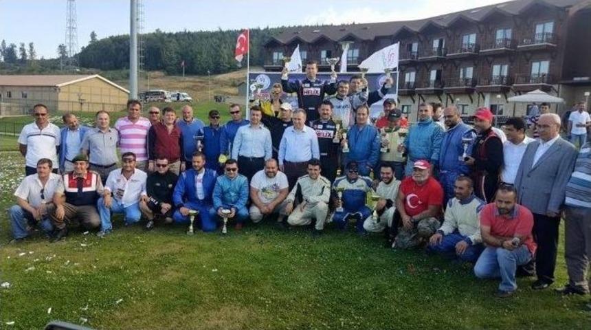 &Uuml;mit &Uuml;lk&uuml; Şampiyonluğunu İlan Etti