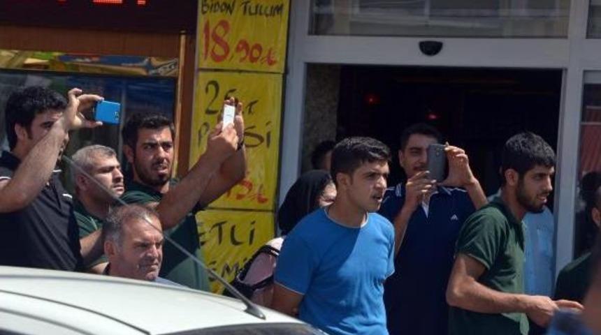 Şüpheli Siyah Poşetten Tavuk Eti Çıktı