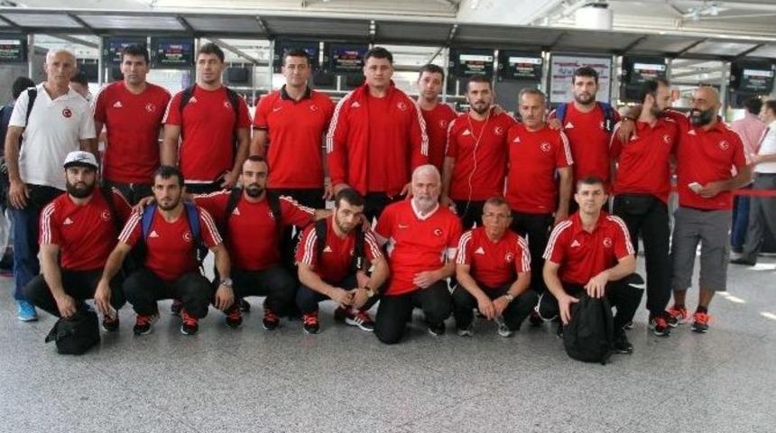 Milli Güreşçiler Abd’ye Gitti