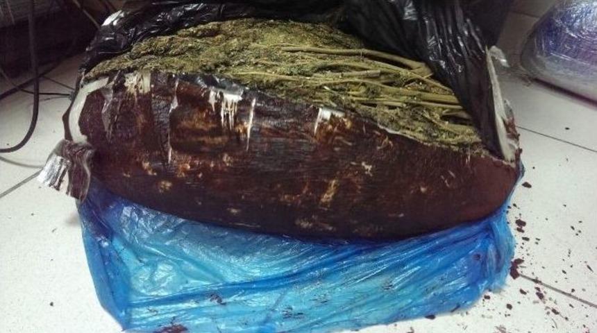 İzmir&rsquo;de Uyuşturucu Tacirlerine Darbe