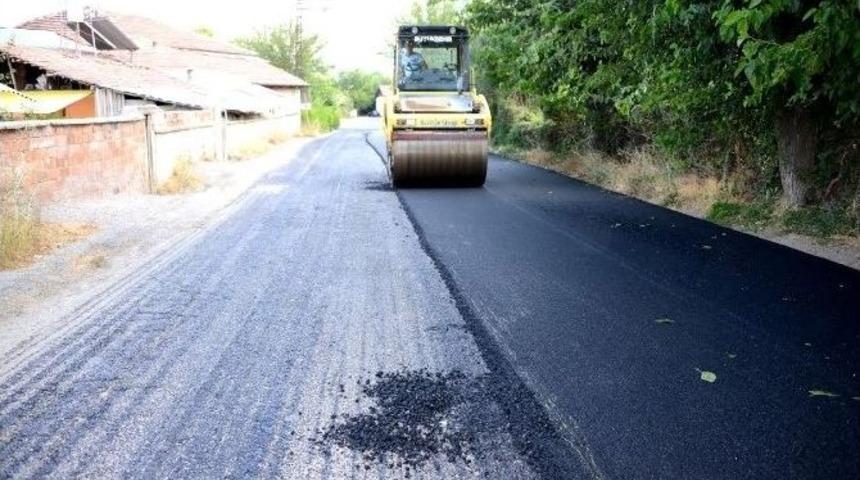 &Ccedil;armuzu Mahallesi&rsquo;nin Yolları Asfaltlanıyor