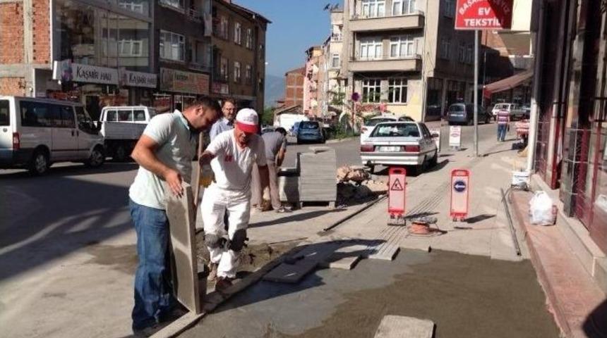 Niksar&rsquo;da Yeni Kaldırımlara Engelli D&uuml;zenlemesi