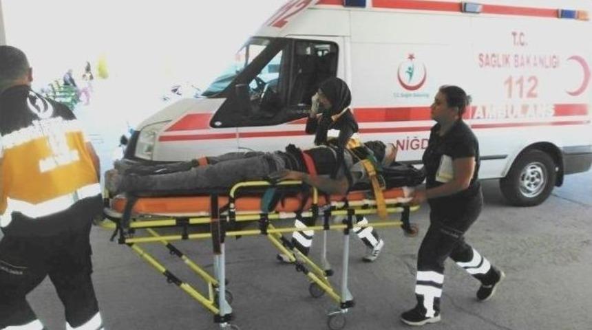 Tarım İş&ccedil;ilerini Taşıyan M&uuml;nib&uuml;s Devrildi 5&rsquo;i &Ccedil;ocuk 9 Kişi Yaralandı