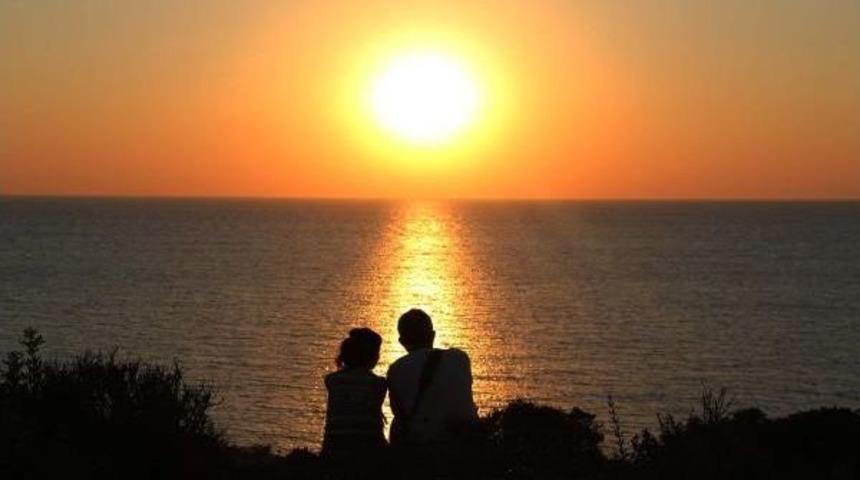 Bozcaada'da G&uuml;n Batımı Romantizmi