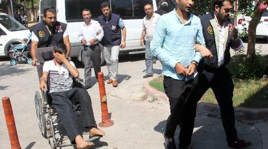 Korsan G&ouml;steride Yakalanan 3 Kişi Adliyeye Sevk Edildi