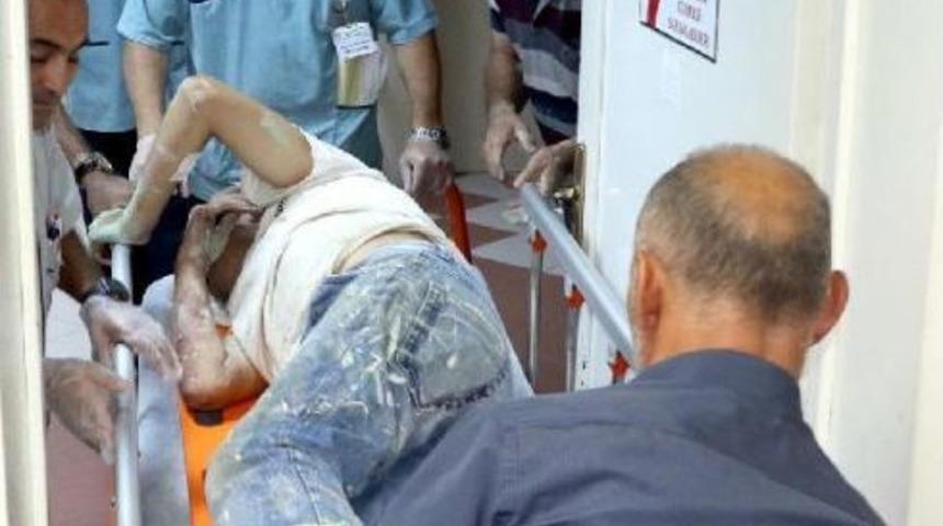 İnşaatta Iskeleden D&uuml;şen Iki Iş&ccedil;i Yaralandı