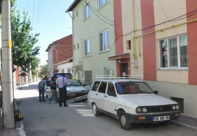 Sokakta Araç Parkı Kavgasında Pompalı Tüfekle Yaraladı