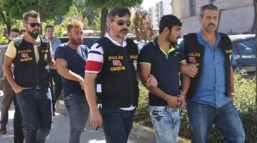 2 Kişinin 100 Bin Lirasını Dolandıran 2 Ş&uuml;pheli Yakalandı